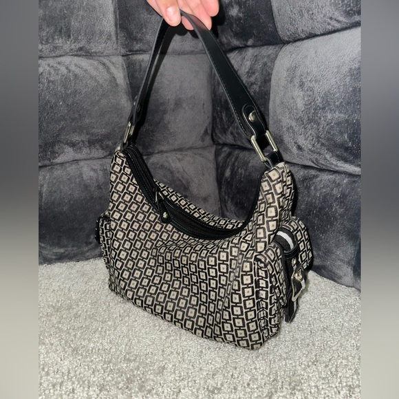 Geometric Patterned Black and Cream Women's Bag - Picture 1 of 11